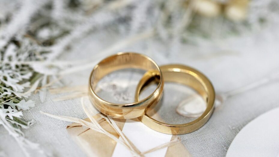 Mariage blanc en France : le prix du titre de séjour choc