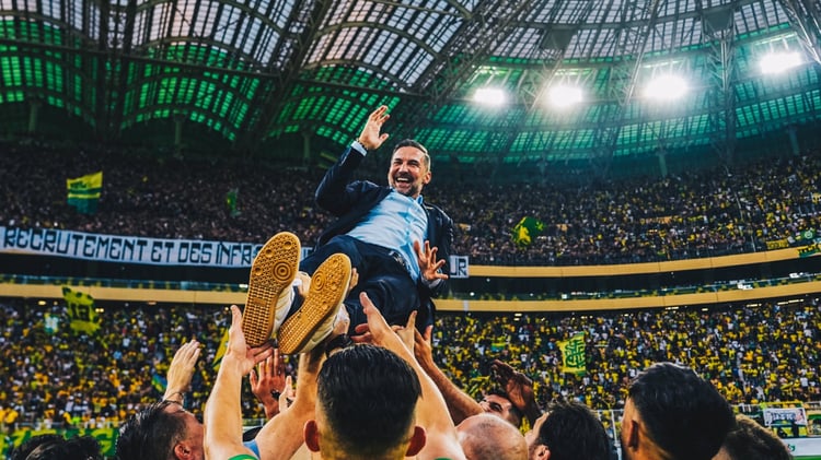 Victoire de la JS Kabylie : Analyse de Zinnbauer et avenir de l'équipe