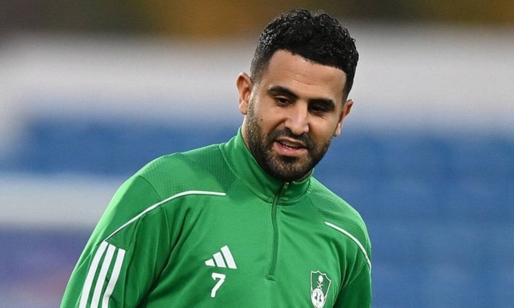 Mahrez surprend Fathi Mouldi avec une annonce inattendue