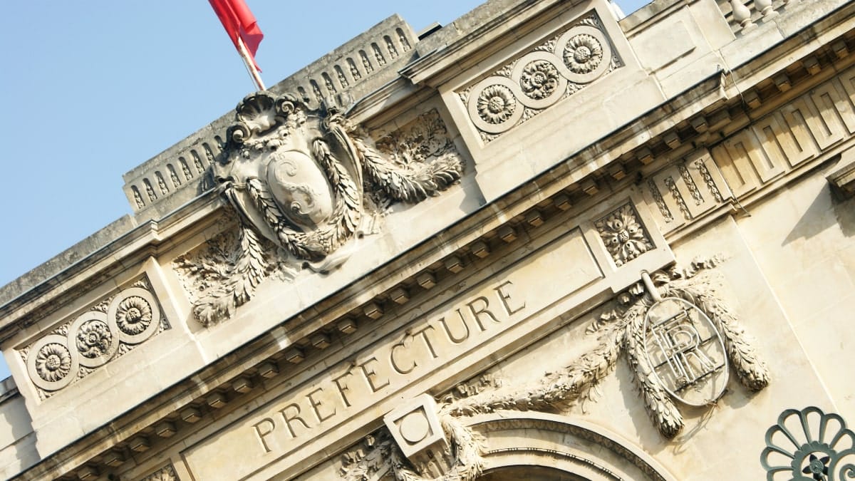 Titres de séjour : les préfets piétinent l'accord de 1968