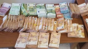 Découverte choc : saisie de plus de 30 000 € en Algérie