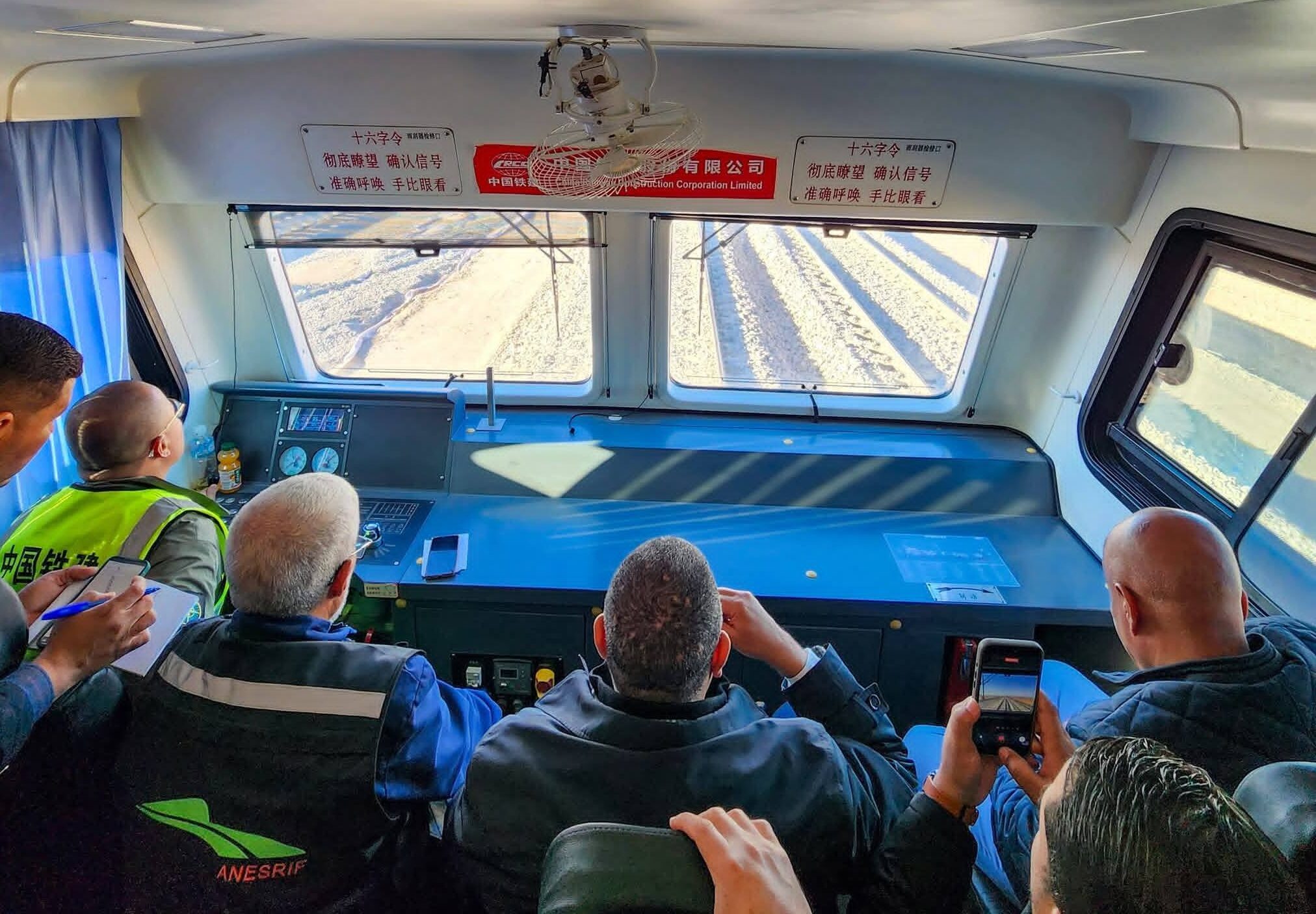 Tebboune lance la ligne Béchar-Gara Djebilet avec fierté