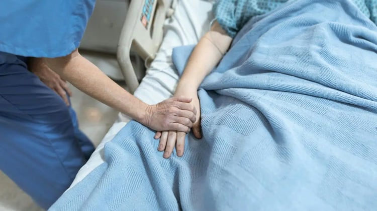 Manar Allal mène un combat invisible pour vivre