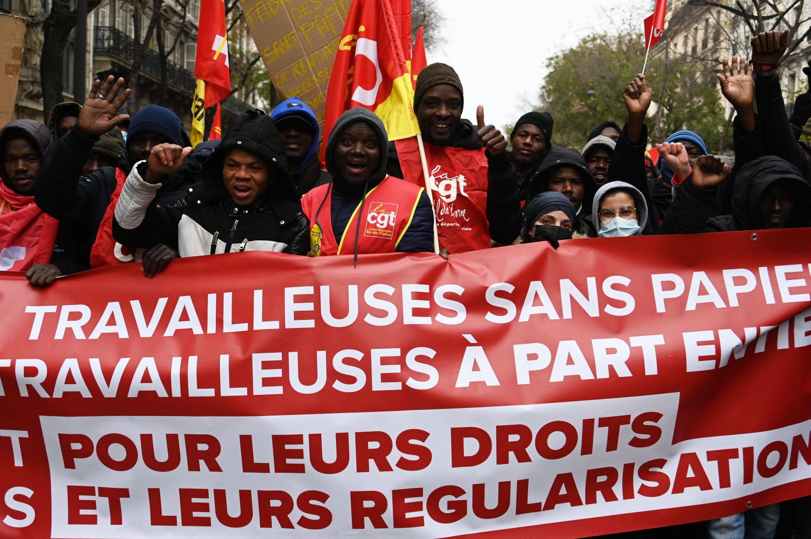 Régularisations 2025 : pourquoi si rares dans les métiers en tension ?