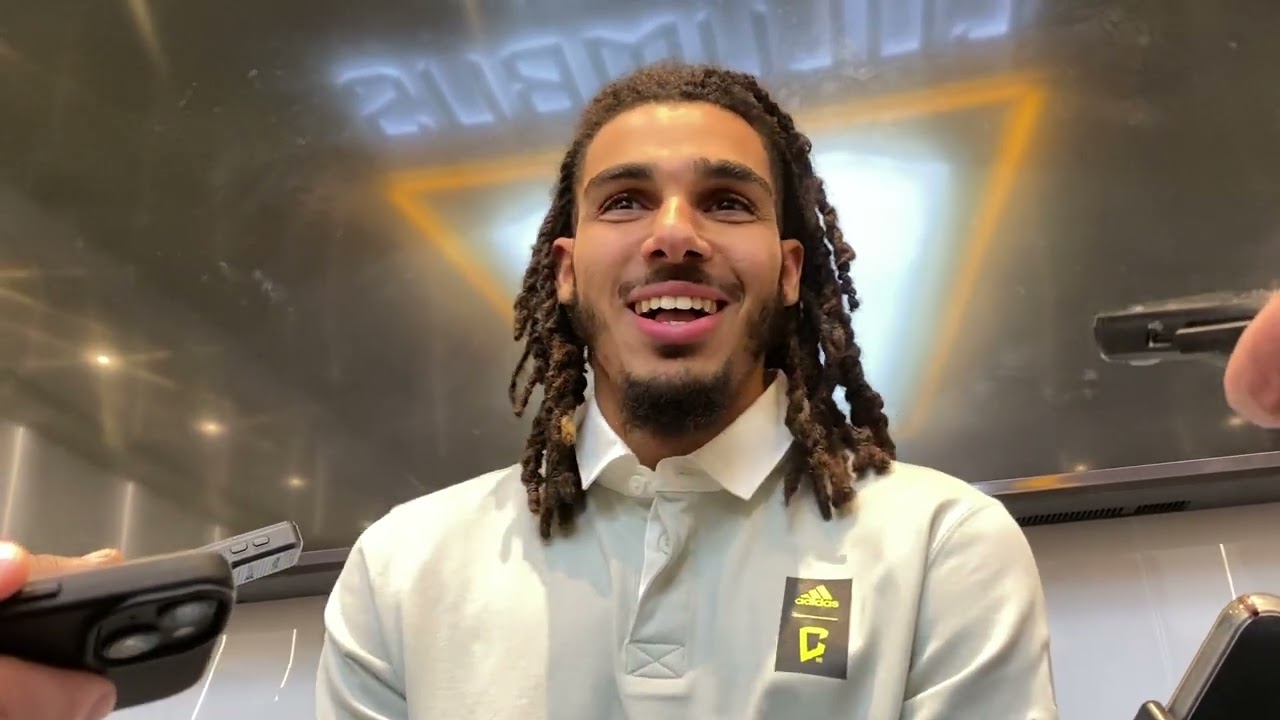 Farsi rejoint l’équipe d’Algérie : ce qui l’amène au Marriott