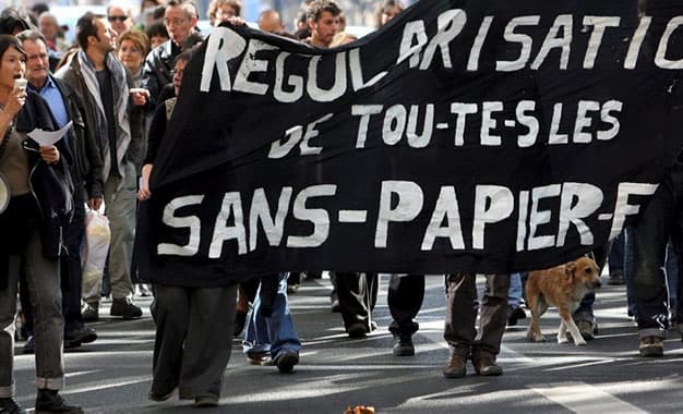 Régularisation des sans-papiers en France : les vrais obstacles