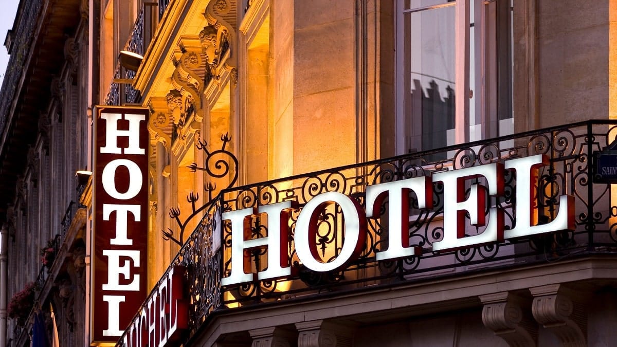 Récupération d'un Hôtel Iconique à Barcelone par l'Algérie