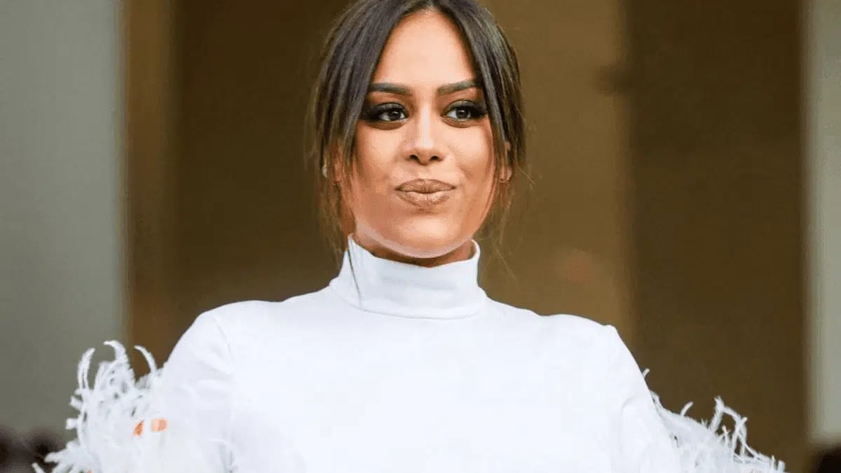 Macron s’allie à Amel Bent pour unir les diasporas françaises