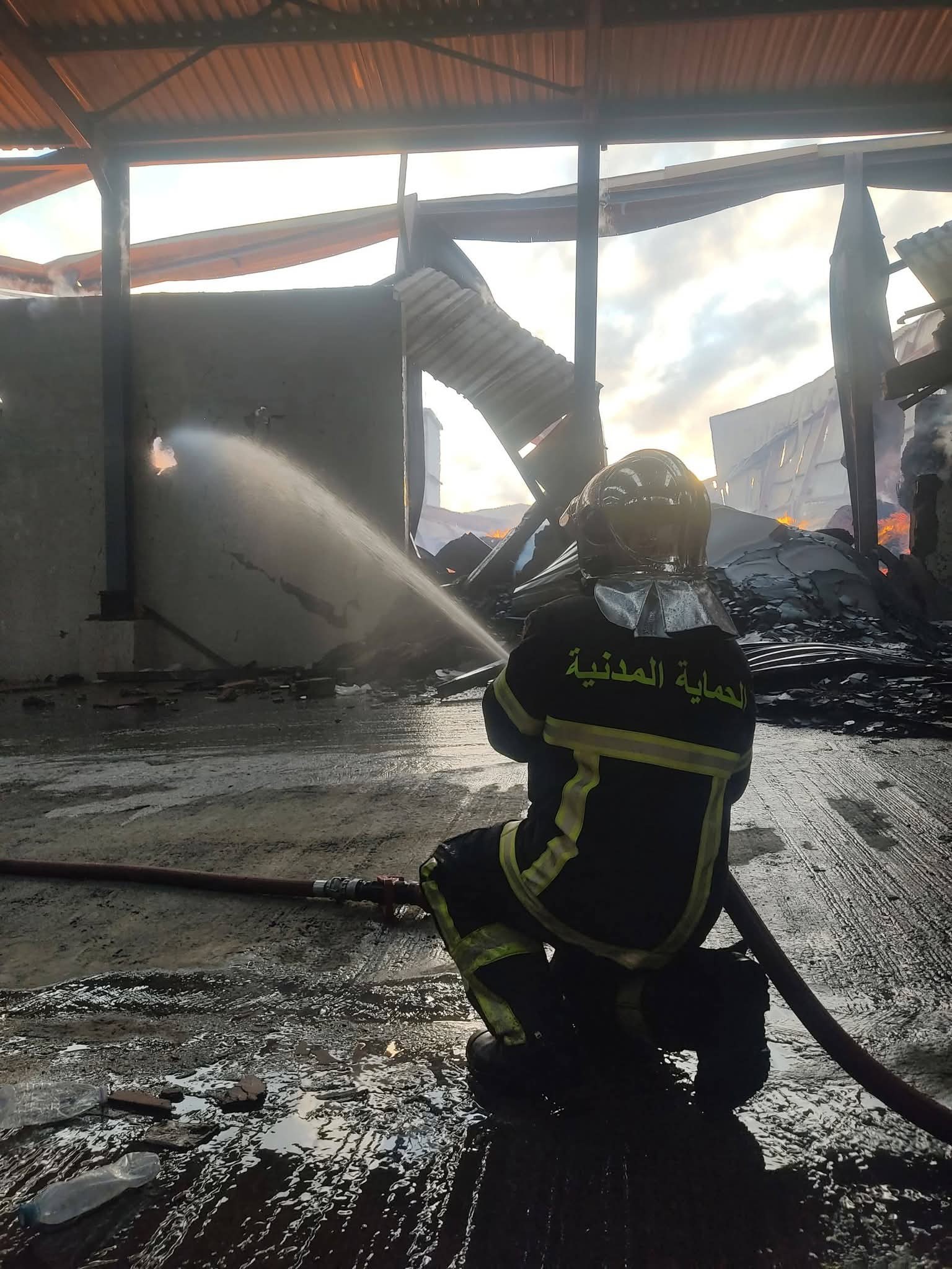 Blida : Incendie colossal, les pompiers en première ligne