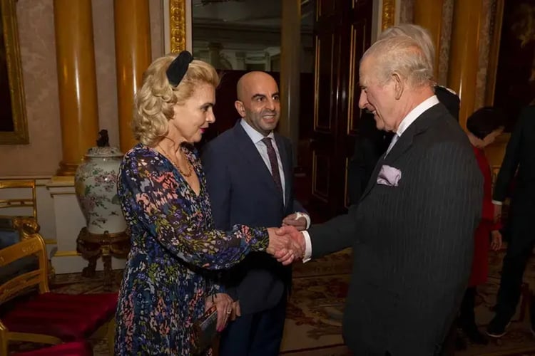 Un Algérien décoré par le roi Charles III pour son héroïsme