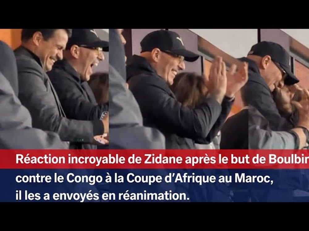 Cette photographie montre Zidane, célèbre pour sa discrétion naturelle, exultant de joie après le but décisif d'Adil Boulbina contre l'équipe de la RDC lors de la Coupe d'Afrique des Nations CAN 2025.