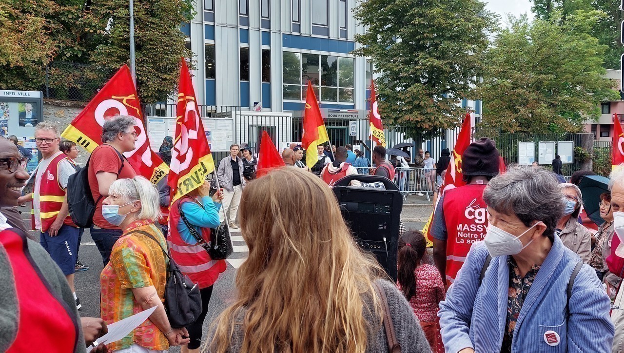 CGT : révolte sur le renouvellement des titres de séjour