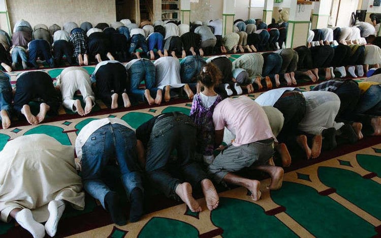 Musulmans en France : le calendrier du Ramadan divise-t-il ?