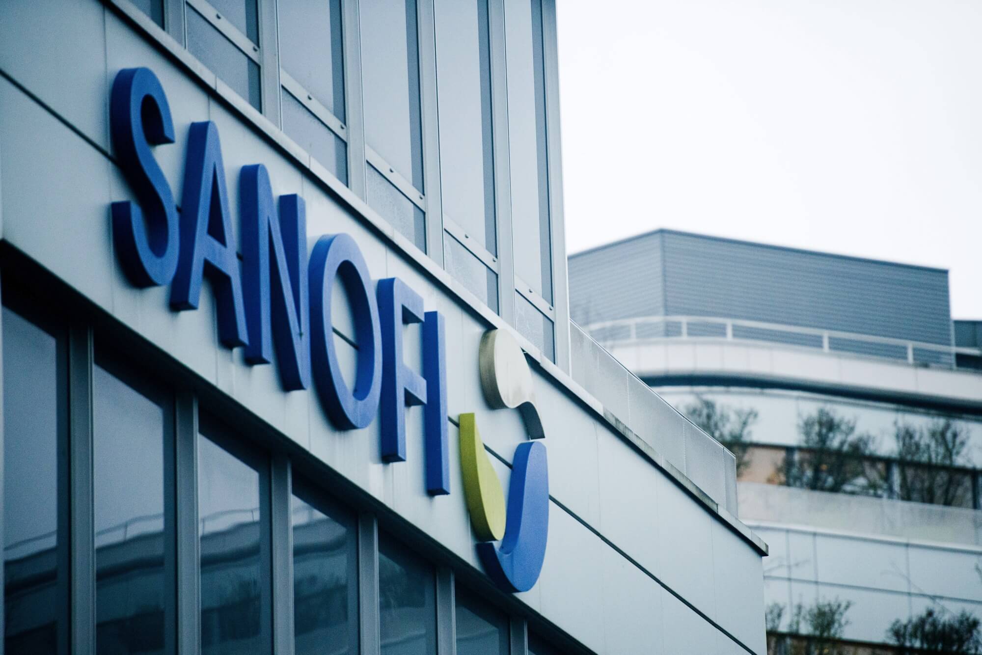 Sanofi renforce sa présence pharmaceutique en Algérie