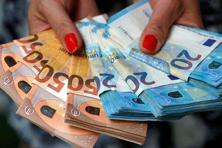 Paiements en espèces : l'UE impose bientôt un plafond pour tous
