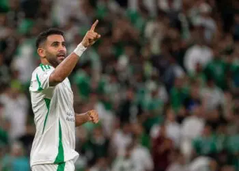 Riyad Mahrez élu dans le onze de l’Année en Arabie Saoudite : le grand retour du patron des Fennecs !