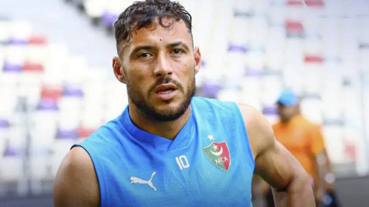 Youcef Belaïli et son père imposent leurs conditions à l’ES Tunis et au Mouloudia : tensions au sommet du mercato