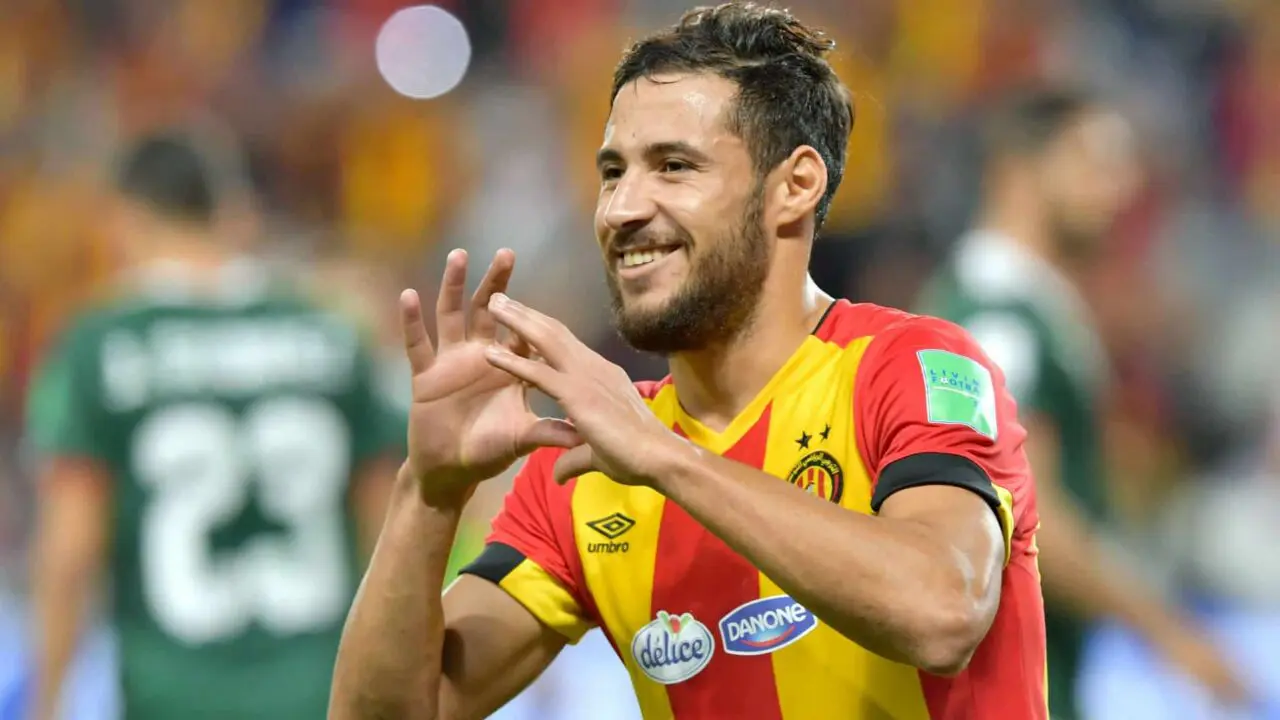 Youcef Belaïli et son père imposent leurs conditions à l’ES Tunis et au Mouloudia : tensions au sommet du mercato