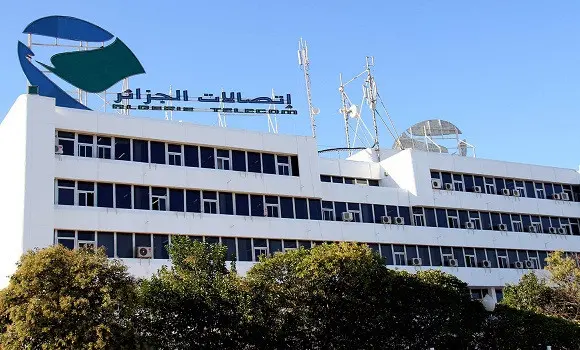 Algérie Télécom lâche le français : l’anglais s’impose dans les factures