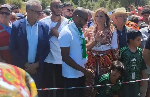 Yacine Brahimi choque l’Algérie : il offre un stade à un petit village de Kabylie !