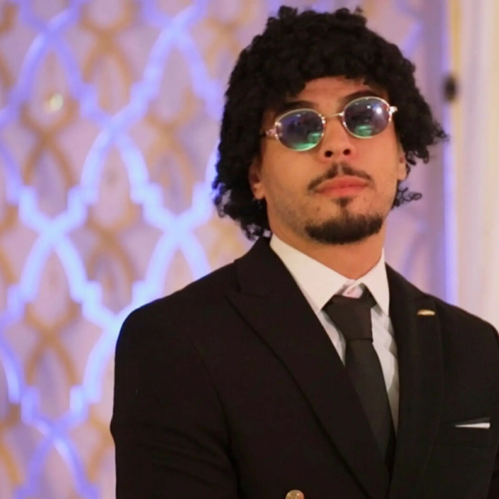 Mohamed Khassani dans un clip marocain : la polémique qui divise l’Algérie !