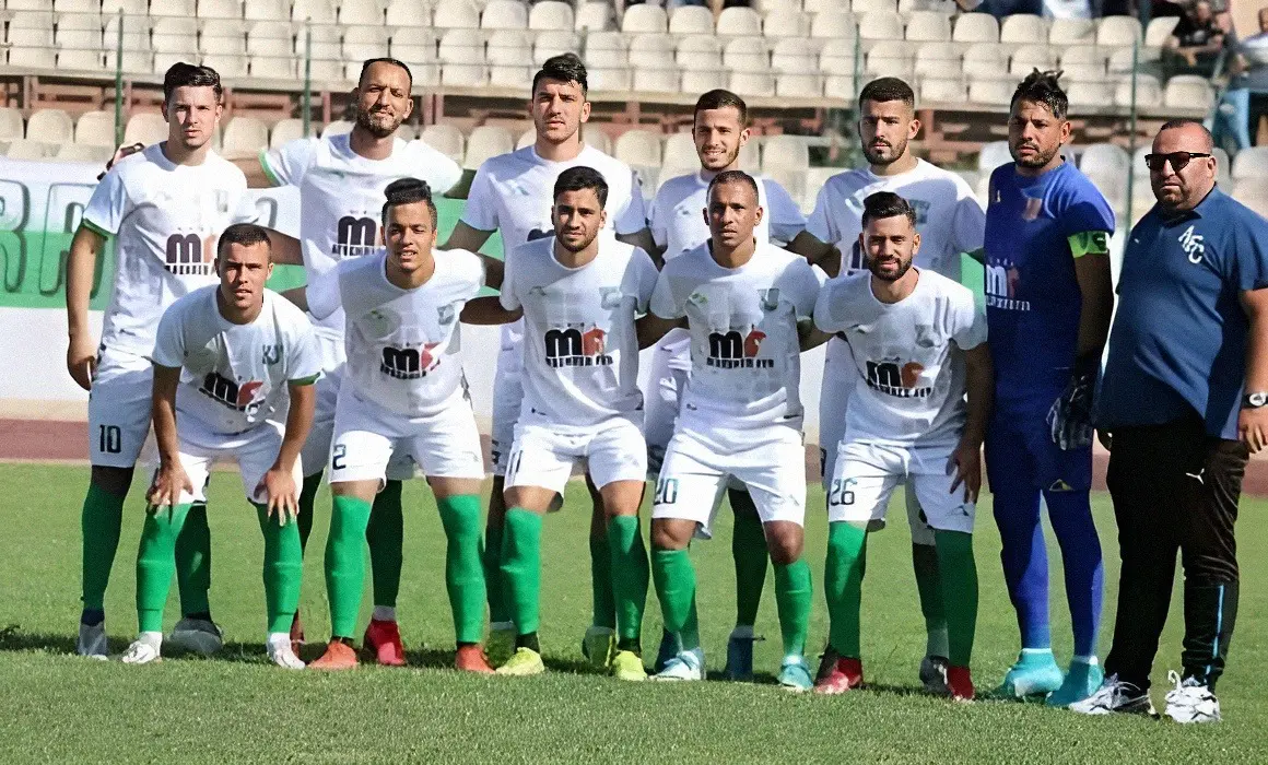 Deux jeunes talents algériens traversent la Méditerranée pour percer dans le football européen