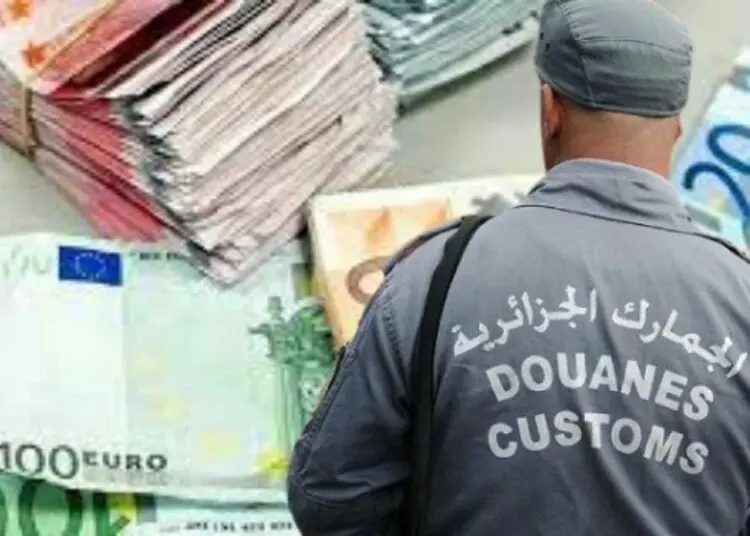 Passagère interceptée avec 20 000 euros non déclarés à son arrivée en Algérie depuis Paris