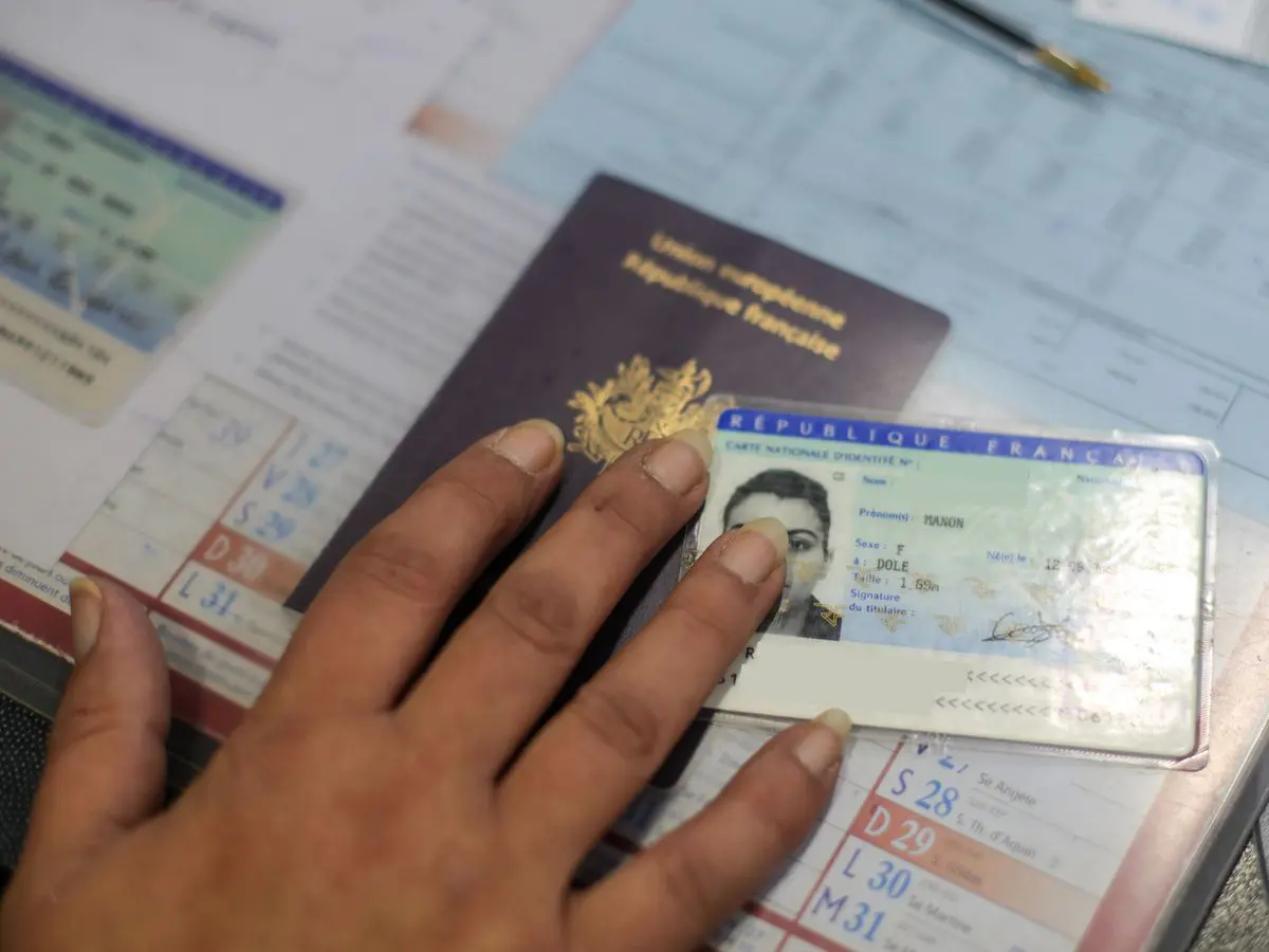 Révélation à Alicante : un réseau de faux passeports démantelé