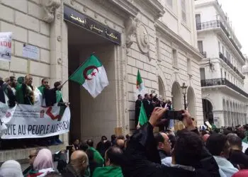 7 faux hauts responsables démasqués : procès à Alger