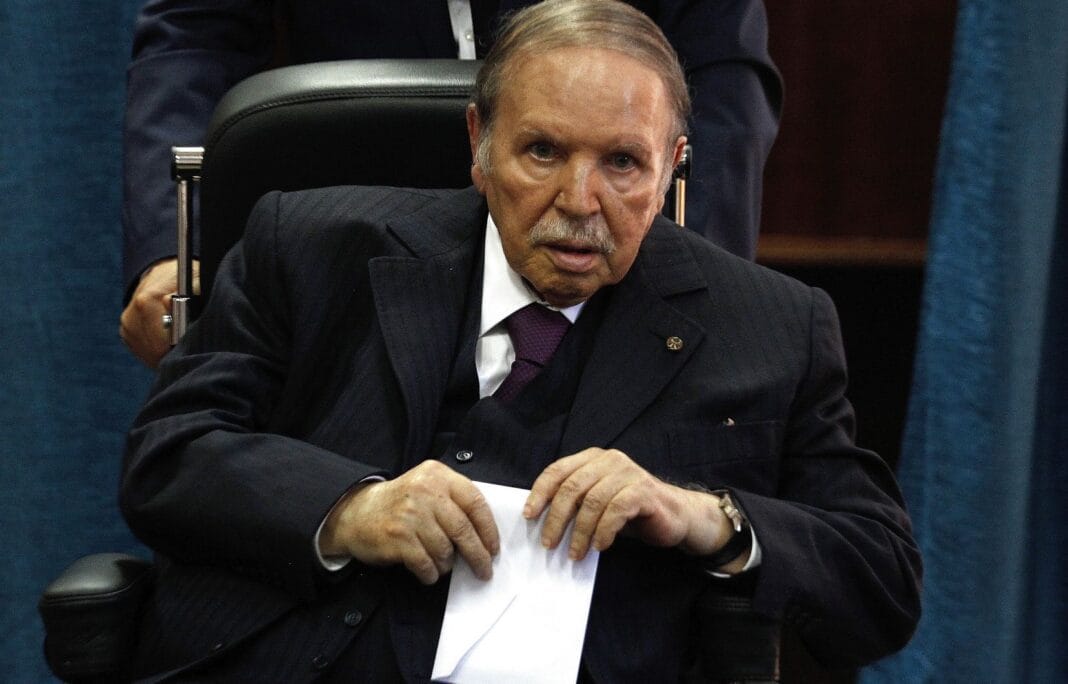 Le président Bouteflika à Tlemcen pour l’ouverture officielle de la manifestation « Tlemcen, capitale de la culture islamique Bouteflika victime de fakenews, image d'actualité politique.
