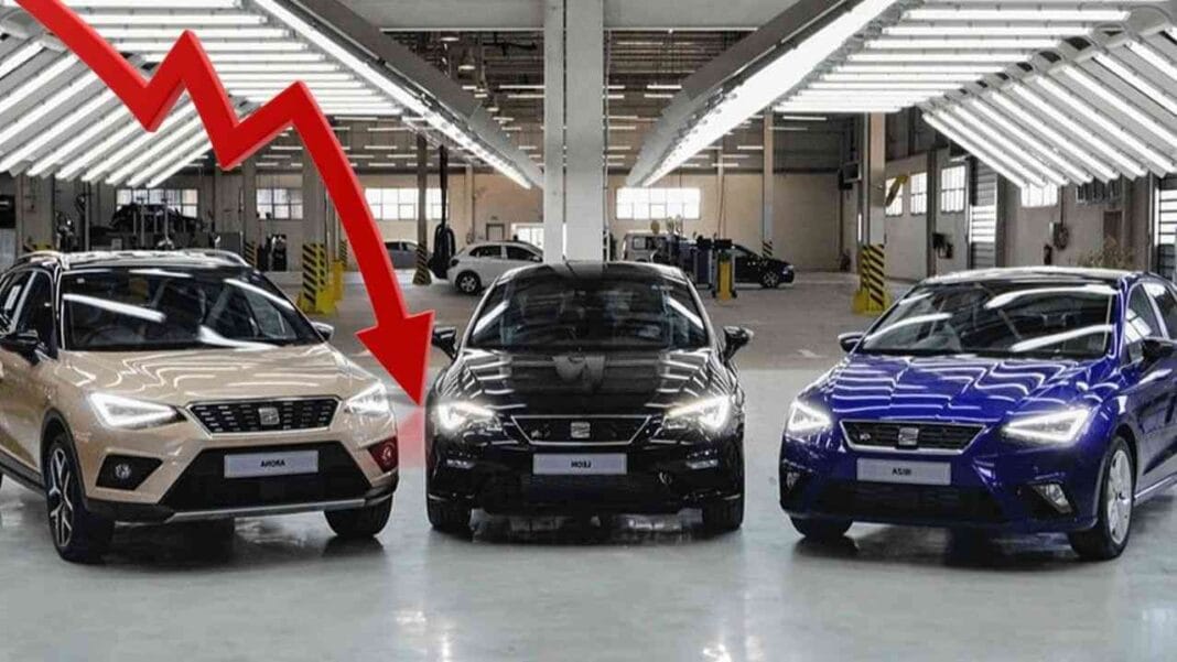 Vente de voitures en déclin au Maghreb Voitures en baisse dans un parking souterrain moderne.
