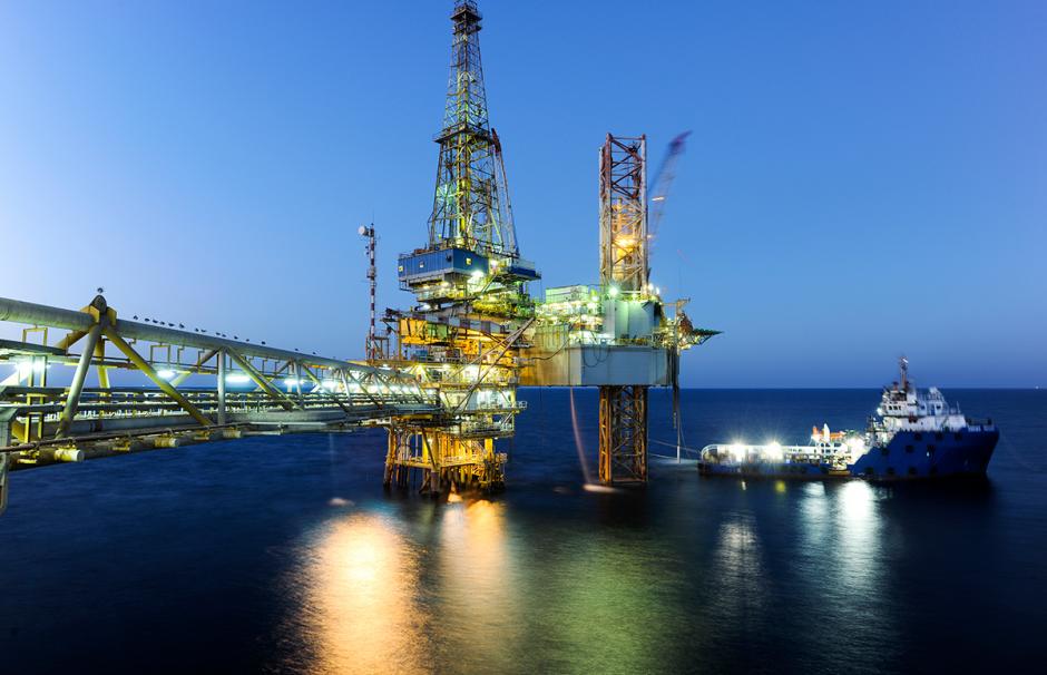 PETROLE