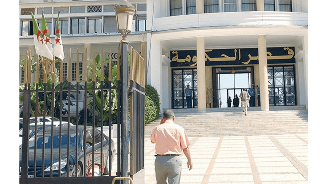 Réunion du gouvernement présidé par Benabderrahmane (communiqué) Gouvernement algérien lors d'une réunion officielle à Alger.