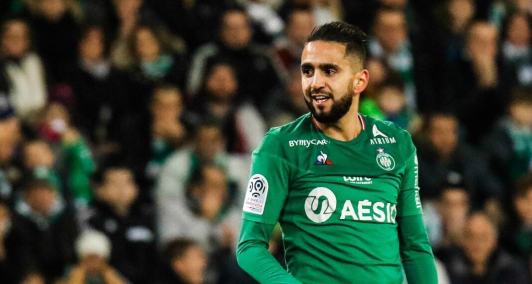 Boudebouz en action lors d'un match de football.