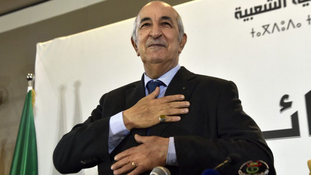 Tebboune décrète un deuil national de trois jours en Algérie Homme politique en costume noir lors d'une cérémonie officielle.