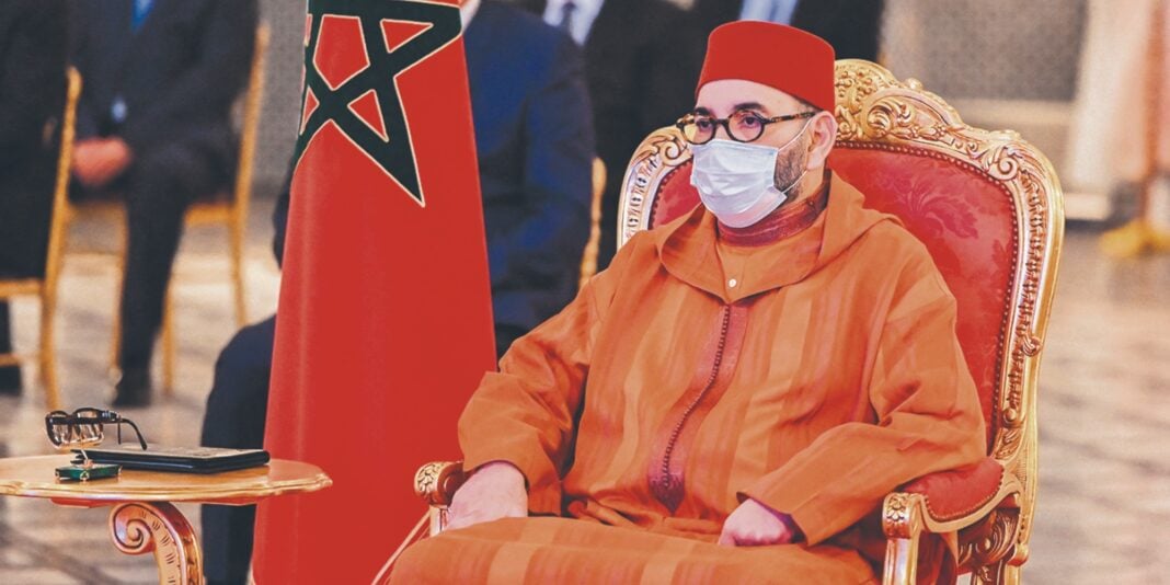 Le Japon se tourne vers le Phosphate Marocain Le roi Mohammed VI portant un masque lors d'une cérémonie officielle au Maroc.