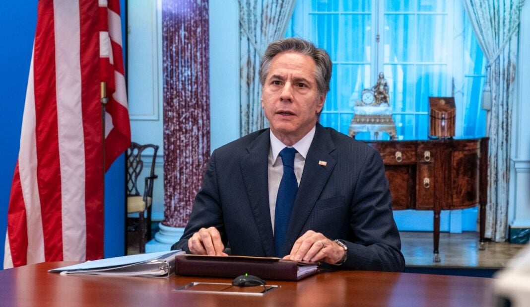 Politicien américain en réunion officielle Homme politique américain lors d'une réunion officielle dans un bureau.