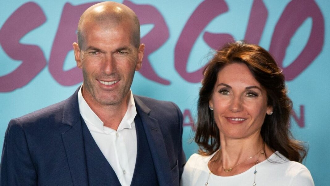 La femme de Zidane se lâche sur sa relation : Je ne l’aurais pas épousé si… Zidane et sa femme souriants lors d'une rencontre publique.