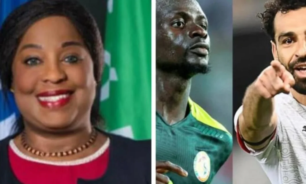 Recours à la FIFA : l’Egypte accuse Fatma Samoura de voler… Fatma Samoura et deux footballeurs africains en action.