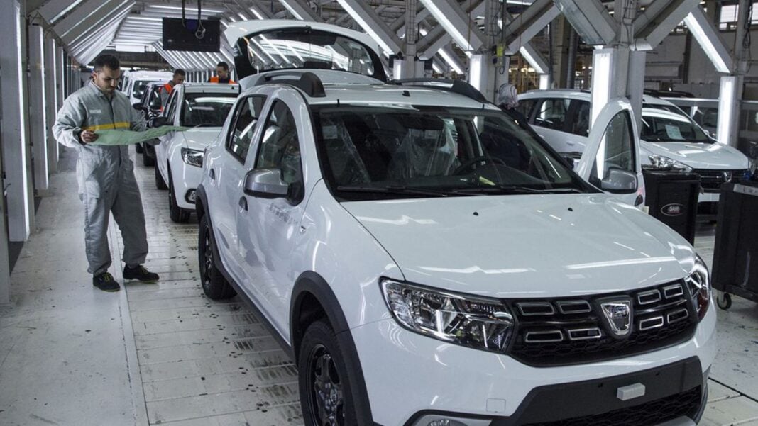 UE: Le Maroc, premier exportateur de… Ligne d'assemblage automobile dans une usine marocaine.