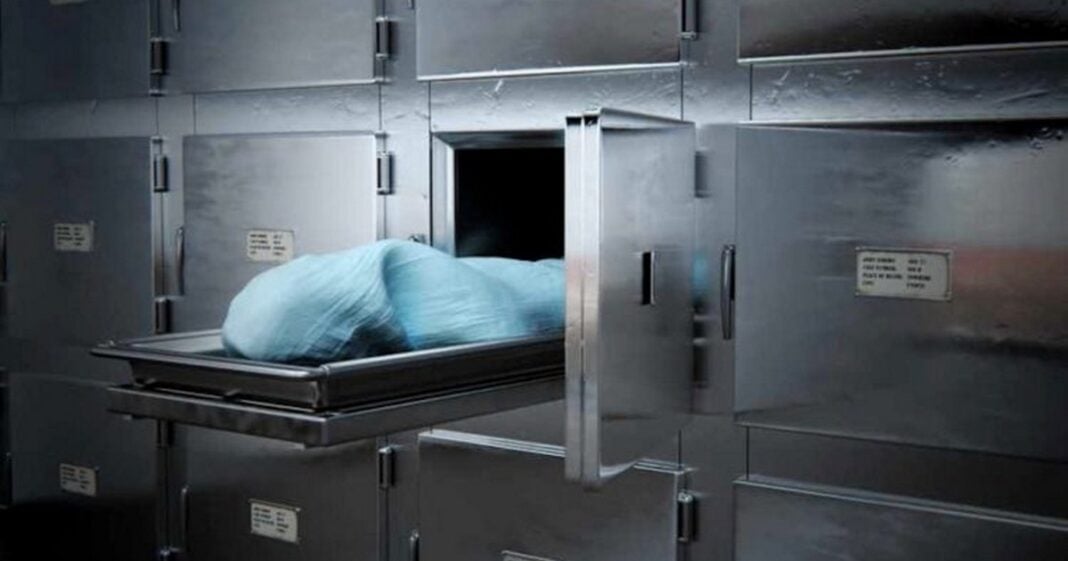 Tunisie/ Morgues de Sfax: Plus de place pour enterrer les corps des migrants subsahariens Sarcophage dans une morgue à Sfax, Tunisie, pour corps migrants.