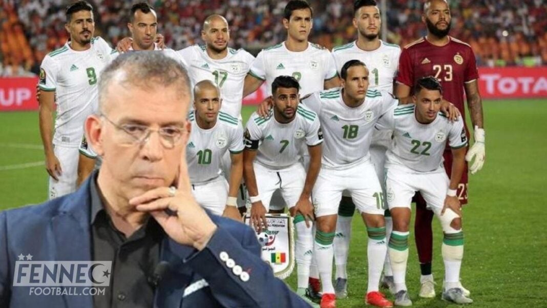 Message de Derradji à Belmadi Groupe de joueurs de l'équipe d'Algérie avec Derradji en premier plan.