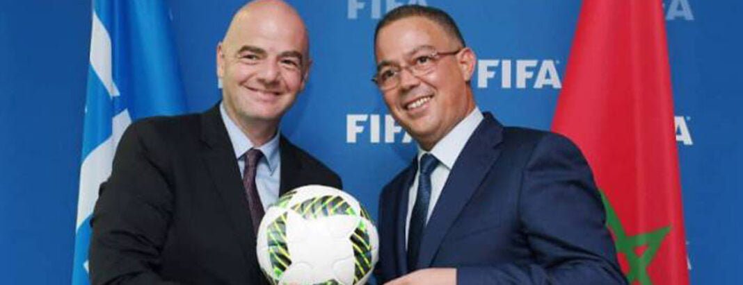 FIFA: Gianni Infantino au Maroc pour… Gianni Infantino avec un officiel marocain lors d'une rencontre FIFA au Maroc.