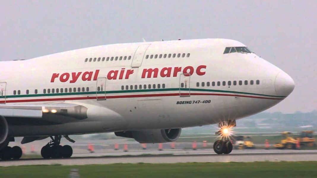 Royal Air Maroc : l’autre cauchemar des voyageurs Avion de Royal Air Maroc prêt à décoller sur la piste.