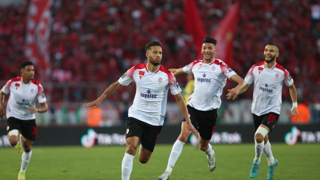 Finale Ligue des champions de la CAF: le WAC du Maroc sur le toit de l’Afrique au dépend du géant Al Ahly Joueurs du WAC célébrant leur victoire en finale de la CAF.