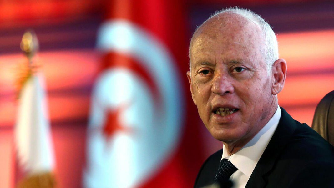 Kais Saïed lors d'une allocution officielle Kais Saïed, président tunisien, lors d'une déclaration publique.
