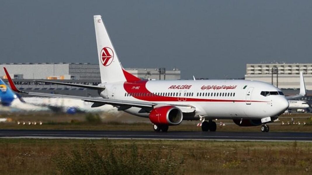 Londres: Un steward d’Air Algérie arrêté Avion Air Algérie au sol à l'aéroport de Londres.