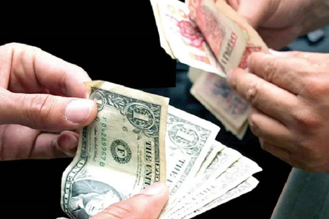 Échange de devises en marché noir Échange de billets de dollars et de dinars algériens en marché noir.