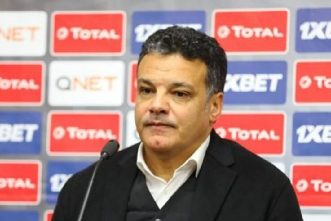 Ehab Galal lors d'une conférence de presse Ehab Galal, sélectionneur de l'Égypte, lors d'une conférence de presse.