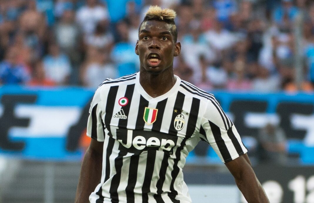 Paul Pogba portant le maillot de la Juventus lors d'un match.